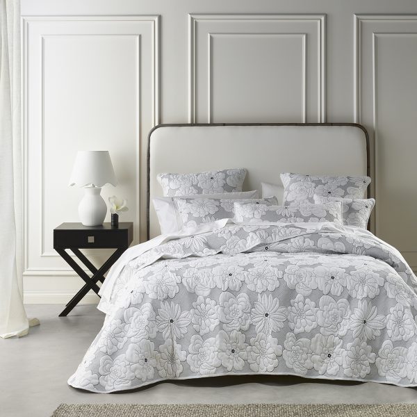 Leona White Polyester Bedspread Set